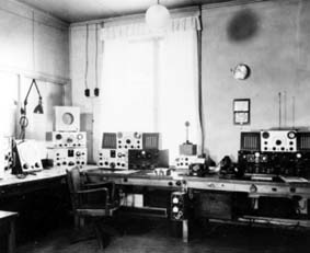 Radiooperatörsplats tidigt 40-tal i Pejl- och radiocentral